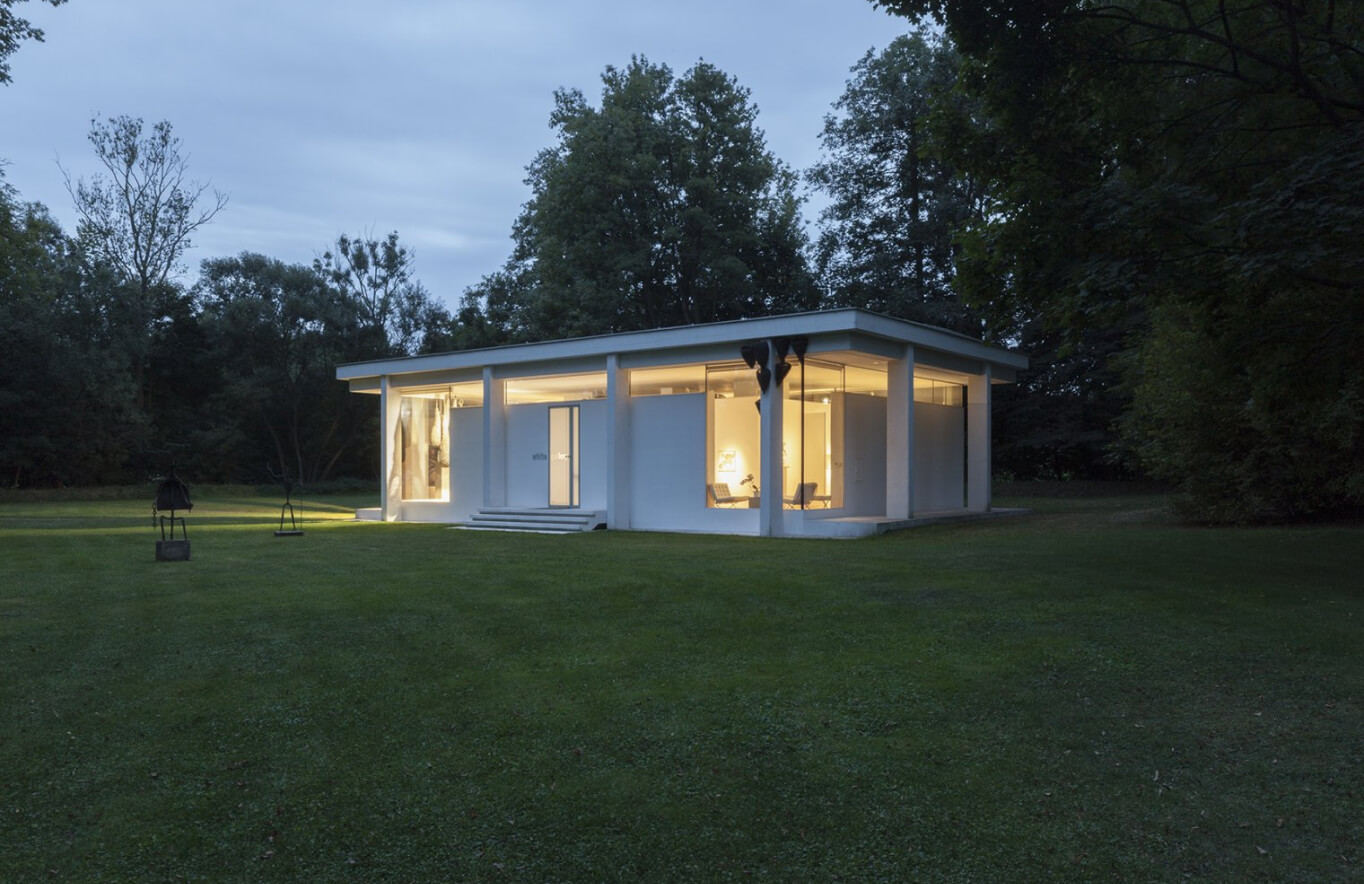 V&yacute;stavba Galerie Ludmily Jandov&eacute; &ndash; White gallery